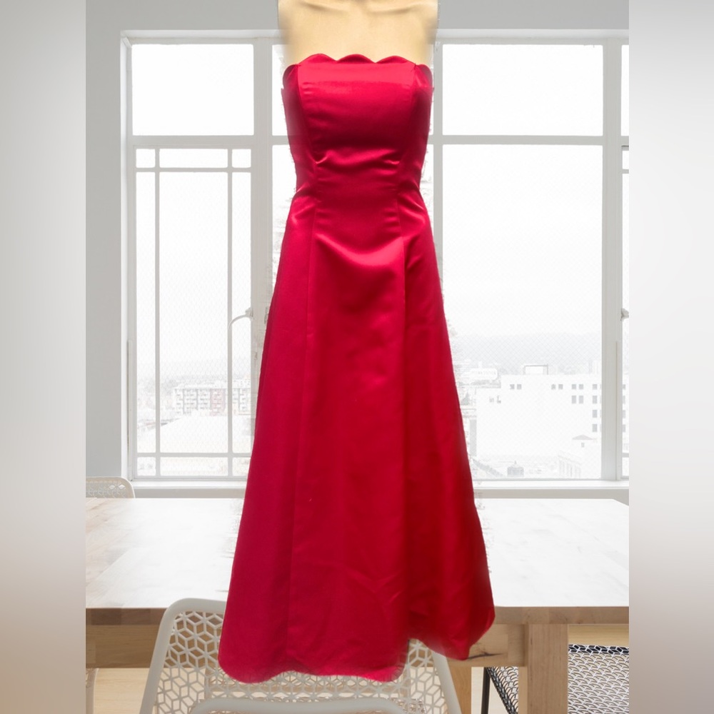 Vintage 90s Red Scalloped Strapless Ballgown Prom Dress